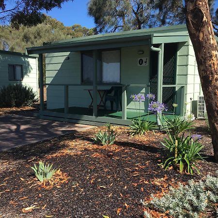 Lake Albert Caravan Park Hotel Meningie Exterior photo